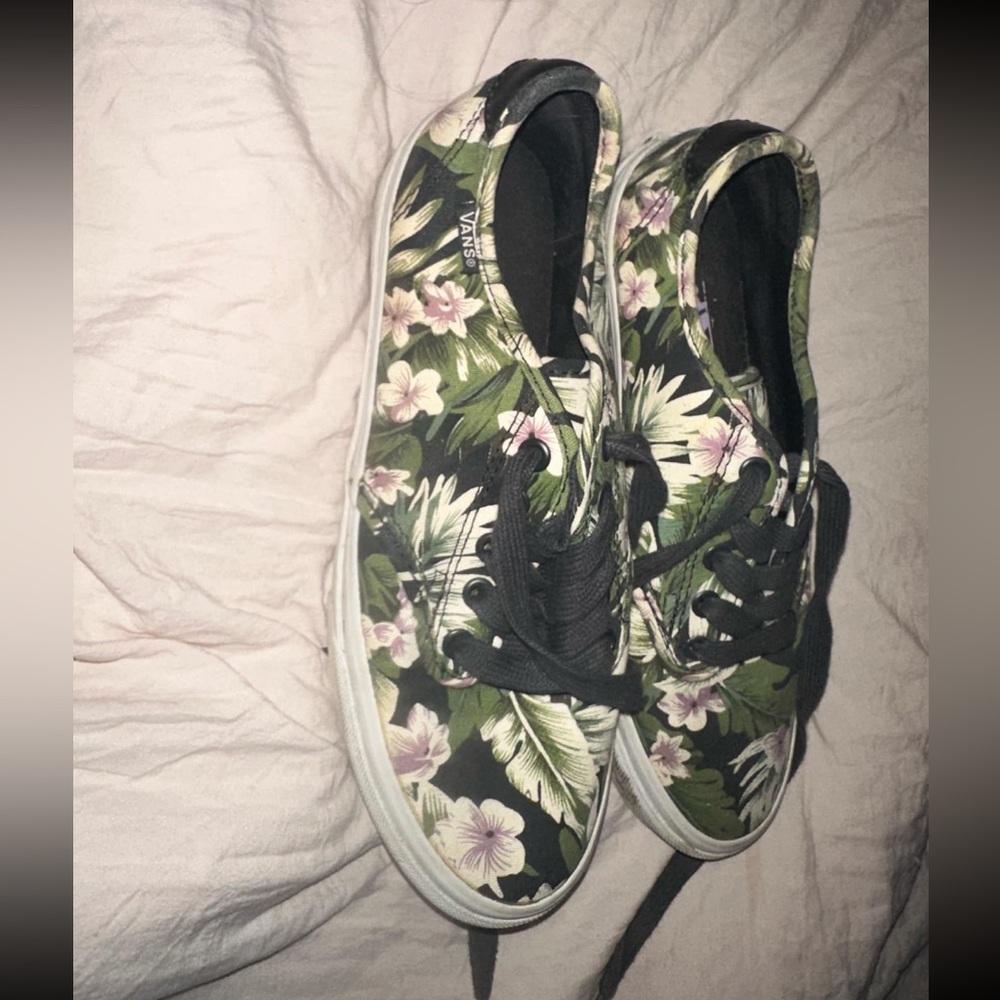 Women's vans size 7.5